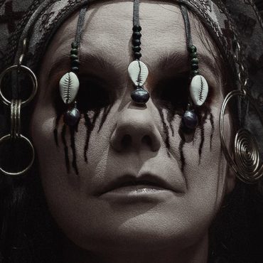 watch-bjork-as-the-seeress-in-a-new-clip-from-the-northman