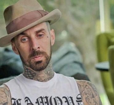 travis-barker-drops-foo-fighters-drummer-bombshell