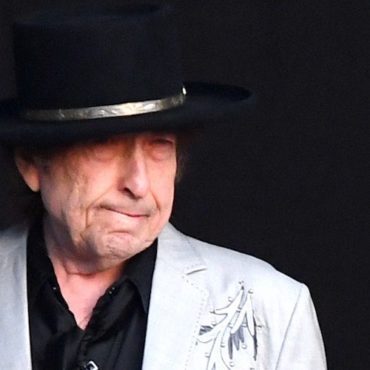 bob-dylan-adds-west-coast-tour-dates