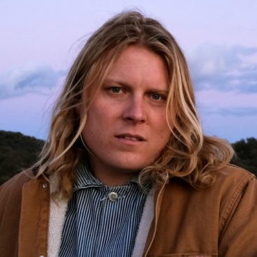 ty-segall-announces-new-album-“hello,-hi”,-shares-new-song:-listen