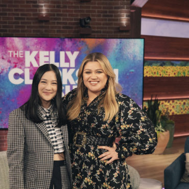 watch-japanese-breakfast-chat-and-play-“be-sweet”-on-the-kelly-clarkson-show