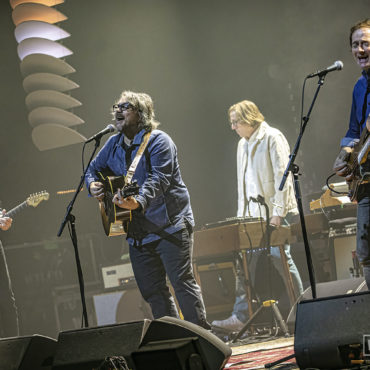 wilco’s-“yankee-hotel-foxtrot”-turns-20-with-string-of-nyc-shows-and-expanded-reissue