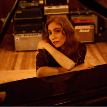 regina-spektor-shares-new-single-“up-the-mountain”