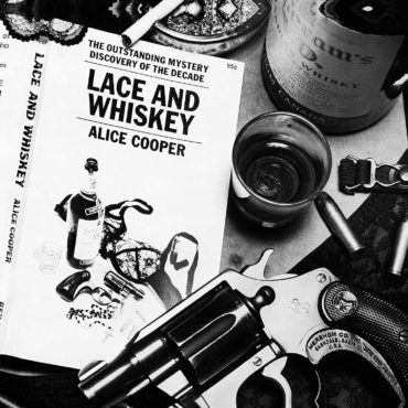 alice-cooper-released-“lace-and-whiskey”-45-years-ago-today