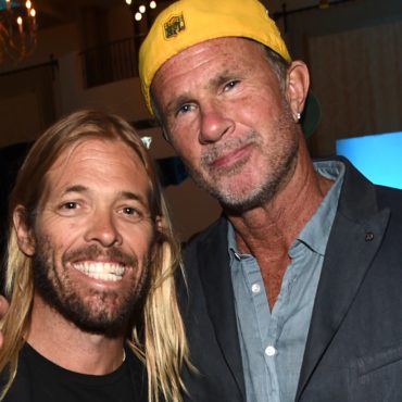 chad-smith-and-matt-cameron-apologize-to-foo-fighters-over-quotes-about-taylor-hawkins