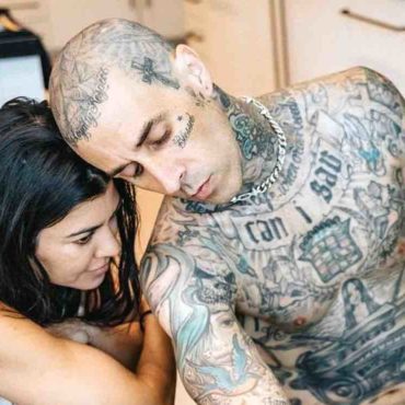 travis-barker-daughters-are-all-grown-up-in-photos