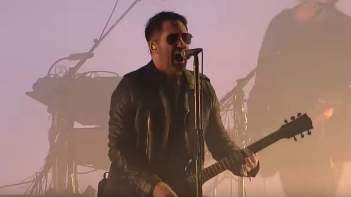 nine-inch-nails-fan-stole-from-trent-reznor