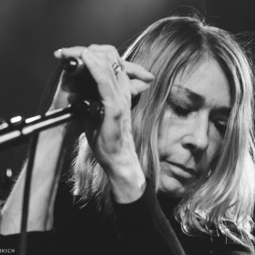 peace-and-noise:-a-confident-kim-gordon-impresses-at-her-solo-philadelphia-debut