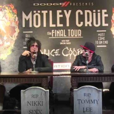 motley-crue-rehearsal-video-without-singer-leaks