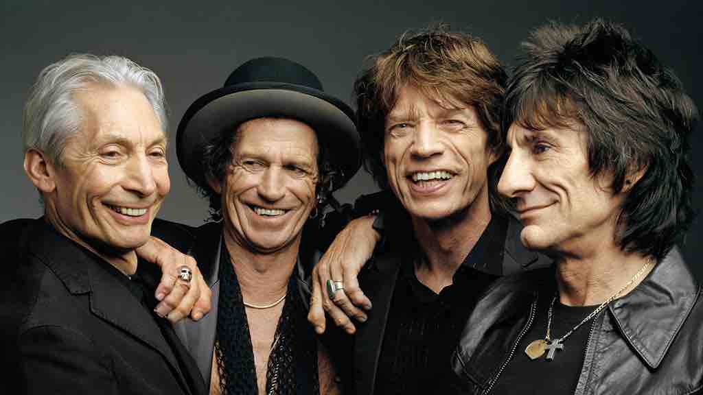 the-rolling-stones-icon-is-back-drinking-alcohol