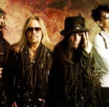 motley-crue-icon-joins-def-leppard-for-tour-rehearsals