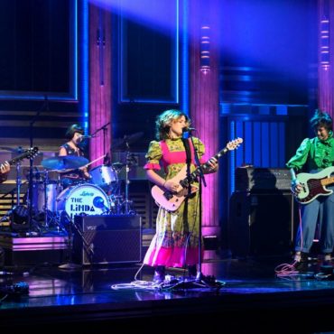 watch-the-linda-lindas-perform-“oh!”-on-fallon