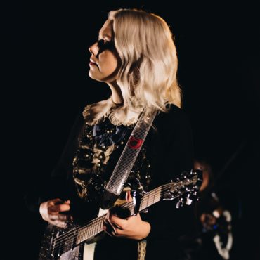 phoebe-bridgers-tells-her-abortion-story,-encourages-donations-to-abortion-funds