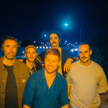 rolling-blackouts-coastal-fever-share-new-song-“dive-deep”