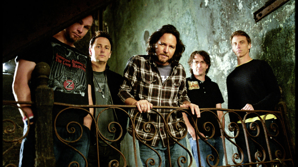 pearl-jam-reveal-major-lineup-change-in-photo