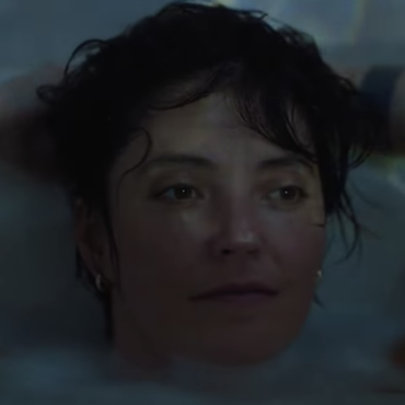 sharon-van-etten-shares-new-video-for-“mistakes”:-watch