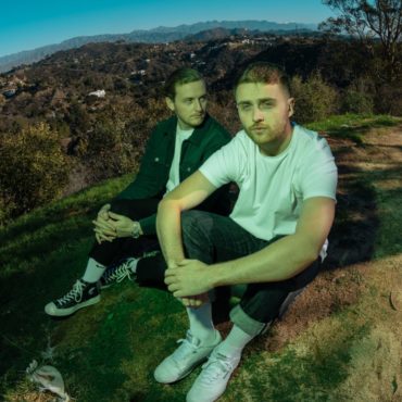 disclosure-light-up-the-night-on-their-latest-dj-tour-across-the-us