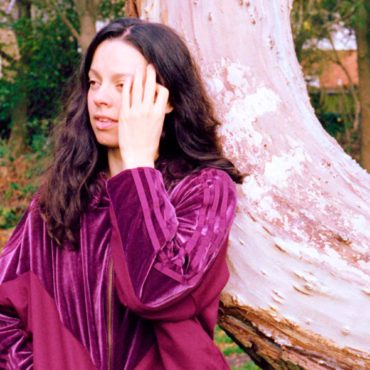 tirzah-shares-new-song-“ribs”:-listen