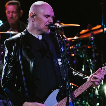 the-smashing-pumpkins-play-“today”-on-corden:-watch