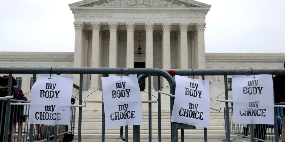 phoebe-bridgers,-megan-thee-stallion,-angel-olsen,-and-more-denounce-supreme-court’s-plan-to-overturn-roe-v.-wade