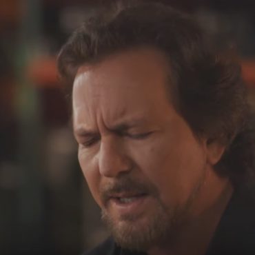 eddie-vedder-has-angry-meltdown-at-pearl-jam-show