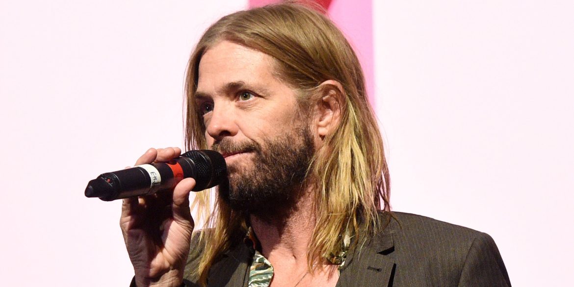 taylor-hawkins-expressed-discomfort-about-foo-fighters’-tour-schedule-before-he-died,-friends-claim