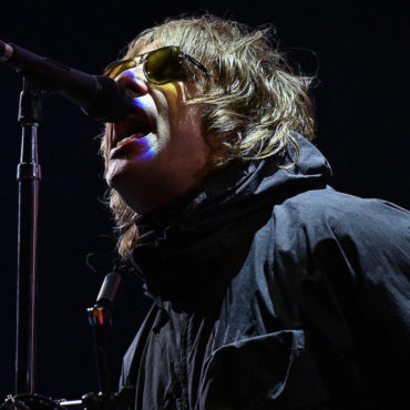 watch-liam-gallagher-sing-oasis’-“roll-it-over”-live-for-the-first-time