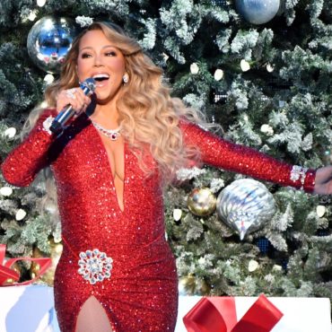 mariah-carey-sued-for-$20-million-over-“all-i-want-for-christmas-is-you”