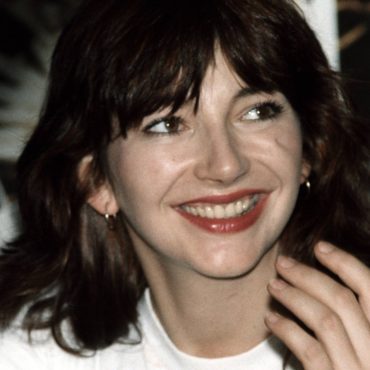 kate-bush’s-“running-up-that-hill”-is-her-first-us.-top-10-single,-thanks-to-stranger-things