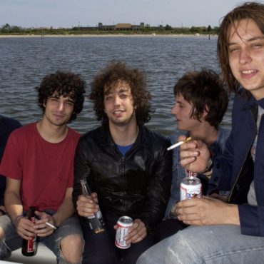 julian-casablancas-sells-stake-in-the-strokes’-catalog