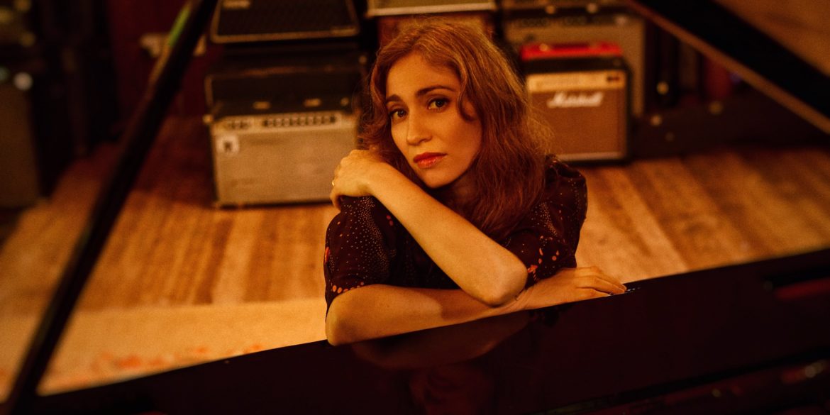 regina-spektor-announces-tour,-shares-new-song-“loveology”:-listen