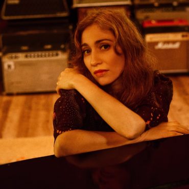 regina-spektor-announces-tour,-shares-new-song-“loveology”:-listen