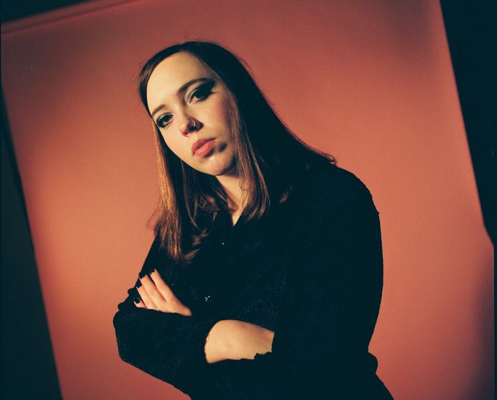 soccer-mommy-shares-new-single-“newdemo”