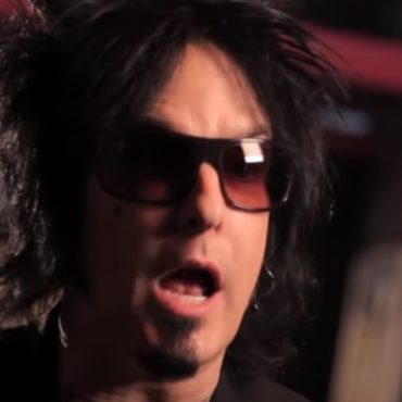 nikki-sixx-angry-email-to-motley-crue-singer-leaks