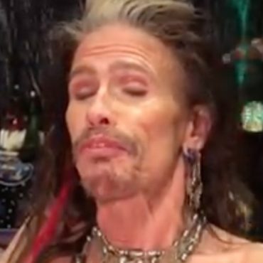 steven-tyler-daughter-reveals-bedroom-photo