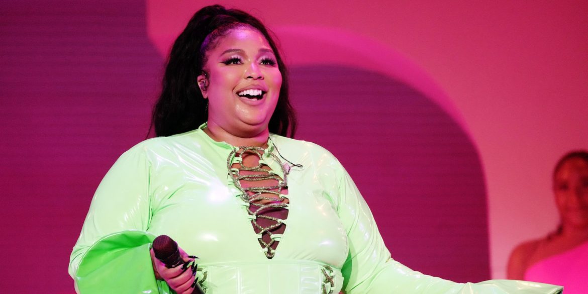 lizzo-shares-new-song-“grrrls”:-listen