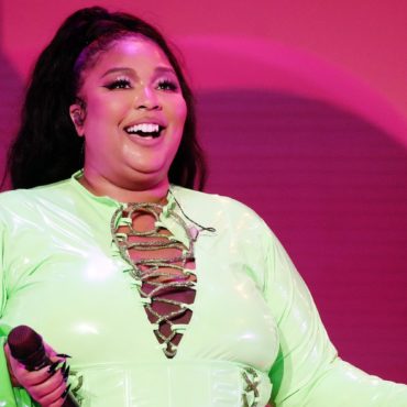 lizzo-shares-new-song-“grrrls”:-listen