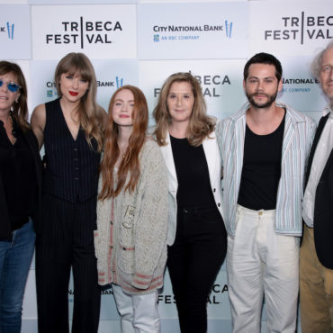 taylor-swift-releases-11-minute-“all-too-well-(10-minute-version),”-shouts-out-“aaron-dessner-cinematic-universe”-at-tribeca-film-festival