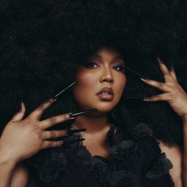 lizzo-says-she’ll-remove-ableist-slur-from-“grrrls”-lyrics