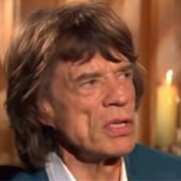 mick-jagger-spotted-with-young-singer-in-dressing-room