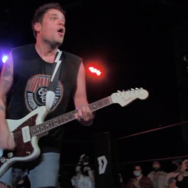 jeff-rosenstock-and-defy-wrestling-release-punk-rock-pay-per-view-for-seattle-venue-fundraiser