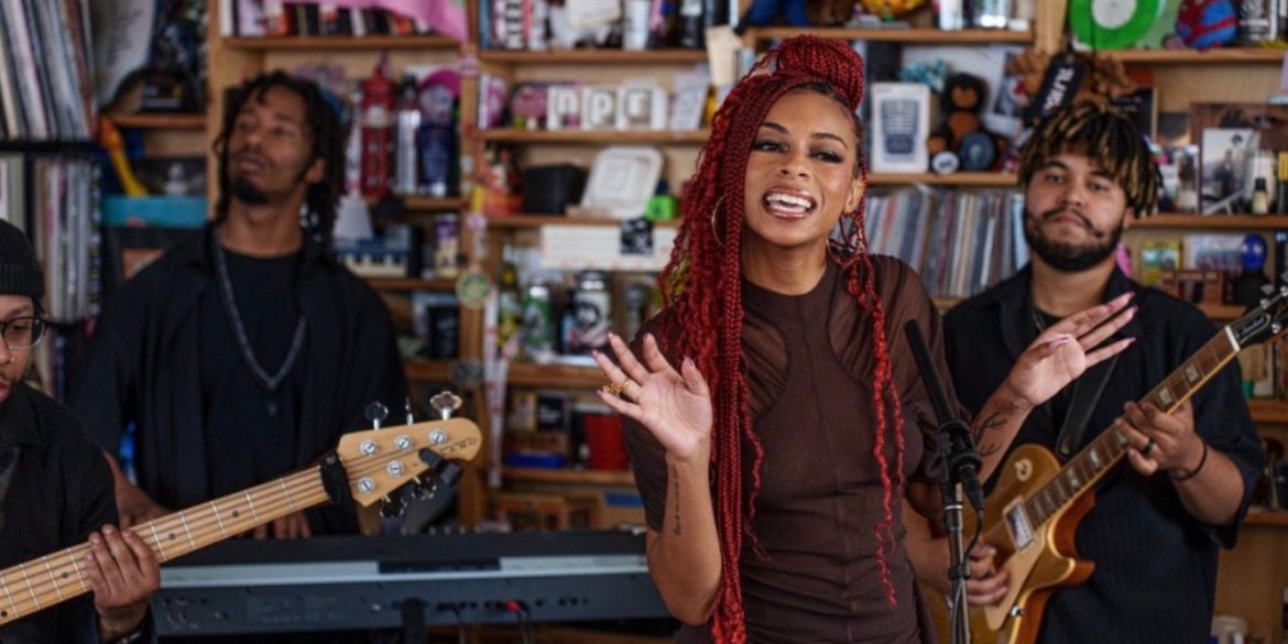 watch-ravyn-lenae’s-“tiny-desk-concert”-for-npr