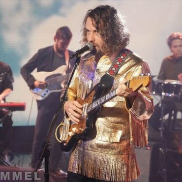 kevin-morby-performs-“this-is-a-photograph”-and-“beautiful-strangers”-on-“jimmy-kimmel”