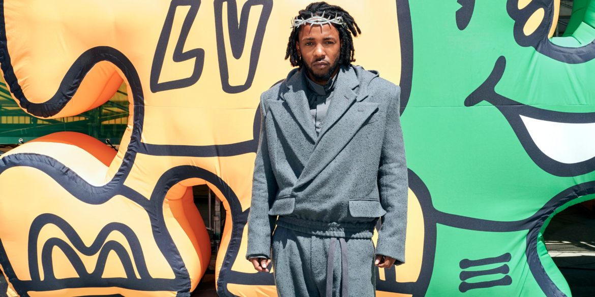 watch-kendrick-lamar-perform-at-louis-vuitton’s-paris-fashion-week-showcase