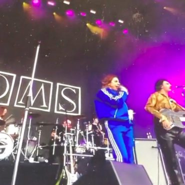 watch-blossoms-cover-spice-girls-with-mel-c-at-glastonbury