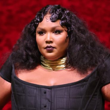 lizzo-and-live-nation-pledge-$1-million-to-abortion-rights-organizations