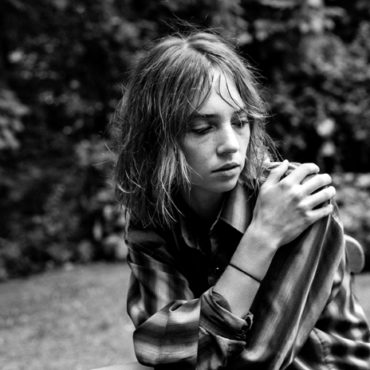 maya-hawke-announces-new-album,-shares-new-song-“therese”