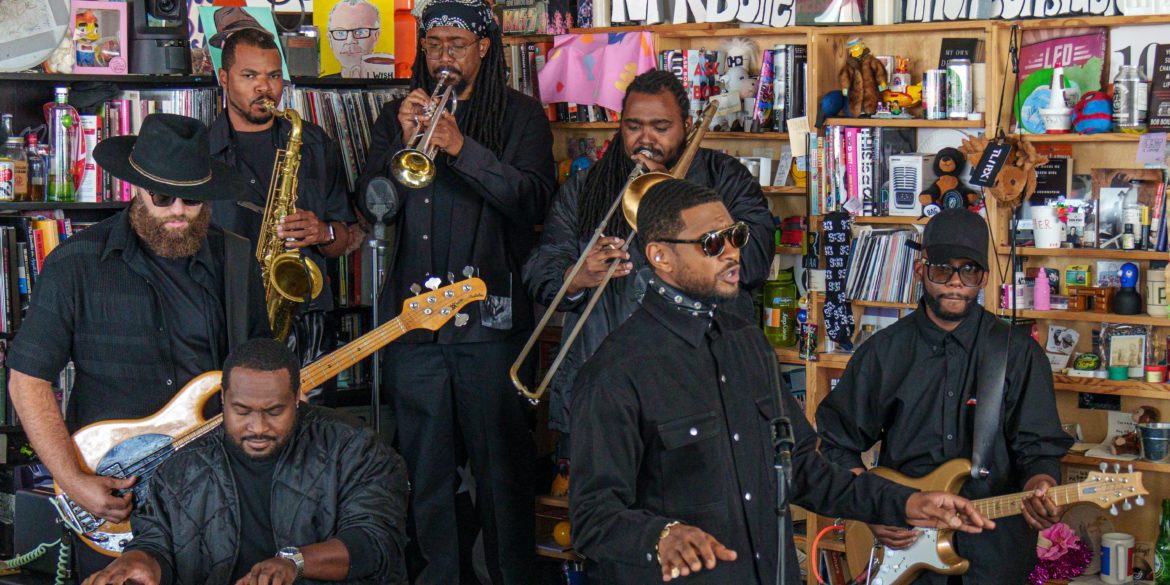 usher-performs-“tiny-desk-concert”-for-npr