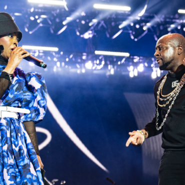 ms.-lauryn-hill-reunites-with-wyclef-jean-to-perform-fugees-songs-at-essence-festival:-watch