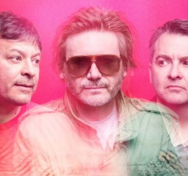 manic-street-preachers-release-new-covers-album,-share-official-cover-of-madonna’s-“borderline”